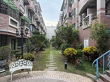 安順國小中庭花園車庫別墅