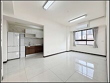 鳳山｜稀少兩房衛浴開窗 | 輕屋齡 | 屋主誠售