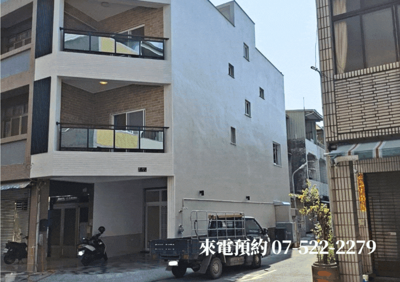 ￥鳳山火車站★三角窗翻新採光透天店住★三套房