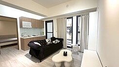 投資置產 中區全新兩房休旅車車位 開價: