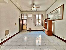 竹南科學園區旁五房花園車庫透天/需整理