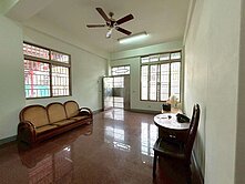 台中石岡土牛國小前買堅實透天送懷舊平房