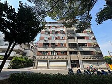 河堤公園第一排4房+一樓平車