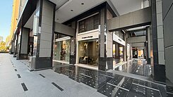 🏆儀居團隊🏆J7南屯七期挑高雙店面