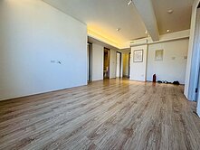 景觀戶~~經國特區.龍鳳經國三房車.次頂樓景觀佳