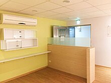 收租商辦低單價24小時警衛、玻璃帷幕