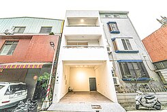 車庫透天5套房|商2土地|百萬全新整理來電專人服務