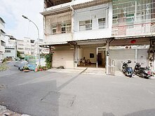 土庫商圈✅６米活巷✅大地坪正樓層翻新車庫透天