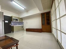 近高大特區德民商圈海森館採光好1大房可隔2房