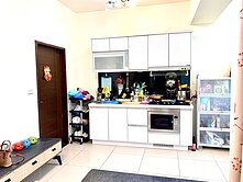 草漯稀少2房車+前後露台