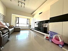 鴻觀十力社區大4房改3房子母車位