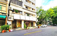 R9◆忠孝公園◆圖書館◆大面寬收租三角窗店面
