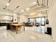 水湳核心．國聚之碩｜永久視野3+1房｜連號雙平車