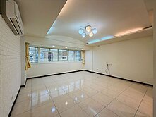 民生撫遠方正三房 ➡️ 房地產買賣找Q桑