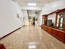 近楠梓高大特區｜面河畔首排｜透天車墅