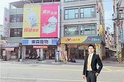 想買店面趁現在左營面寬８米臨路賺錢透天雙店面