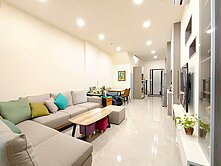 灣北公園｜輕屋齡×車墅透天｜仁武烤鴨