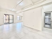 安平國平重劃區《泰嘉水星光》全新次頂樓2+1房平車