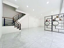 投資收租~11米大面寬全新整理1+2F公寓店住