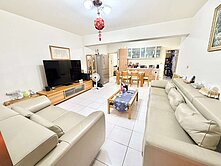 皇家名門三房車近未來捷運Y22規劃站家樂福