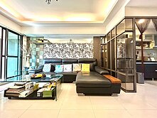 進駐美術館最低門檻〃美術白天鵝〃兩房平車超稀有