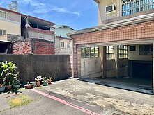 【新園烏龍市中心】免整理｜低總價｜三房平車華廈