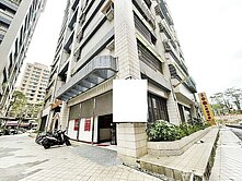 果貿商圈✨1+2樓大面寬店住✨翠峰國宅