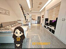 中興商圈15年屋齡雙車透天店面