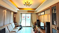 高雄左營~高鐵特區-温馨明亮三房+車位