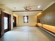 震後大地坪角間臨路4房別墅獨立車庫~