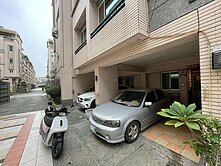 吉隆華城社區近八卦國小五樓車庫孝親透天