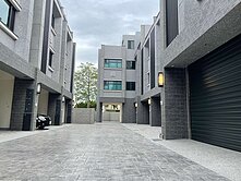 花壇全新優質別墅*用大樓價買別墅*有天又有地