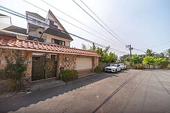 給您的高雄後花園#稀有24米面寬#邊間庭院別墅