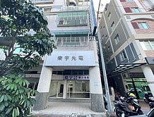 武廟.衛武營.三井商圈.邊間大面寬123樓店