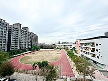 高鐵特區⭐️面學校永久視野棟距｜大4房連號雙平車