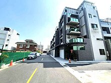 麒岩石上2🚗🚗🚗全新電梯3車墅🌠出價談