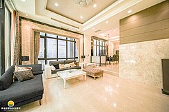 高雄市鼓山區美術南三路70巷9號