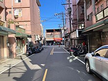 山仔頂商圈 南豐路 透天店住 有車庫