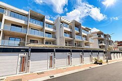 小港森林公園❇輕屋齡一樓客餐廳車墅❇陳曉葳