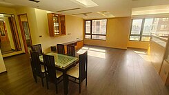 士商景觀豪邸坡平大車位