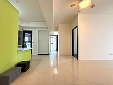 頂新特區 12年屋 典雅裝潢大三房+車位