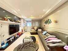 大搶手👍大安六張犁捷運美妝一樓4房雙衛門前可停車