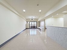 河堤商圈景觀漂亮4+1房平車