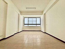 我是承辦|後驛商圈|近高雄火車站輕屋齡全新未住透天