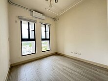 楠梓鹿序全新未住高樓層二房平面車位