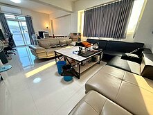 大里大地坪四房別墅前院停車