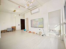 專任竹南運動公園昕見築朝南稀有頂樓戶三改二房平車