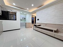 新楠家樂福｜兩房溫馨裝潢｜衛浴開窗