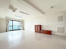 總太居易｜雙面採光雙陽台｜大四房平車朝南採光