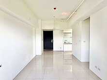 嶺東核心｜國聚之見｜全新邊間三房平車